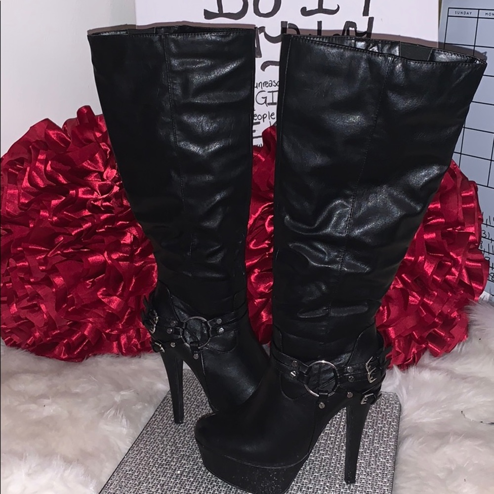 Knee-high leather platform boots